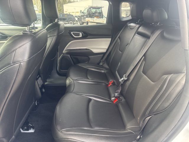 Used 2025 Jeep Compass Limited AWD/4WD image 24
