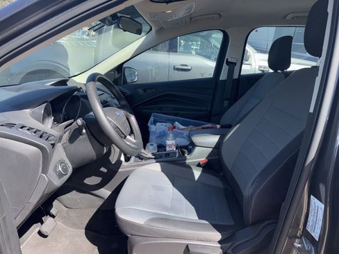 Used 2018 Ford Escape S image 7