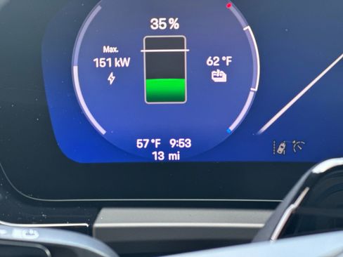 Certified 2026 Porsche Macan 4 Electric AWD/4WD image 32