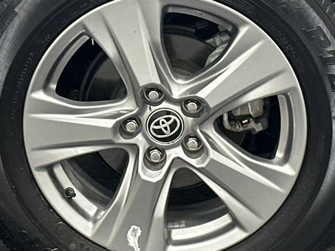 Used 2024 Toyota RAV4 XLE image 5