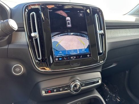 Certified 2023 Volvo XC40 B5 Plus image 23