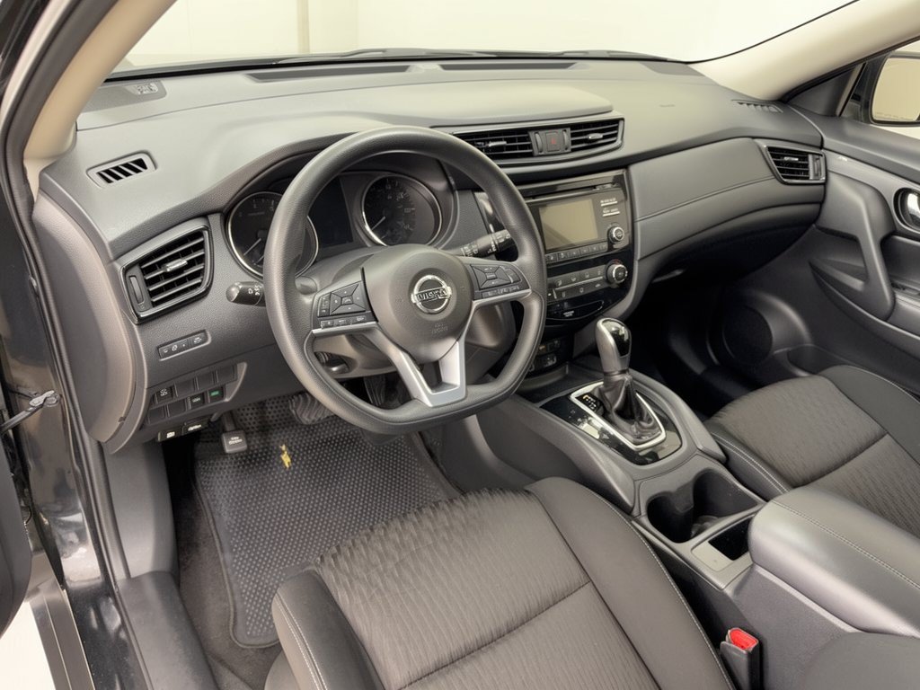 Used 2017 Nissan Rogue S FWD image 4