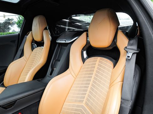 Used 2022 Chevrolet Corvette Stingray Preferred Cpe w/ Z51 Performance Package RWD image 15