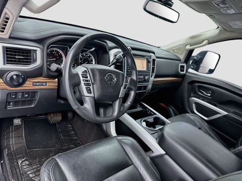 Used 2016 Nissan Titan SL AWD/4WD image 7