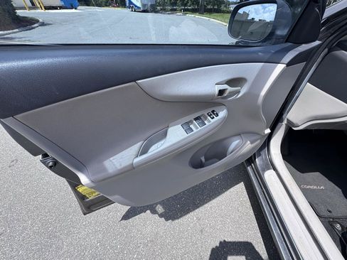 Used 2012 Toyota Corolla L FWD image 16