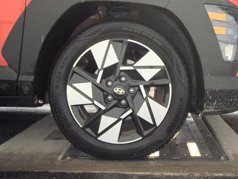 Used 2025 Hyundai Kona SEL image 12