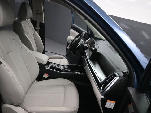 New 2025 Kia Sorento EX image 41