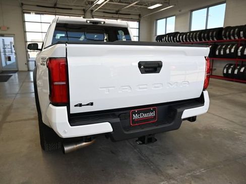 Used 2024 Toyota Tacoma TRD Off-Road w/ TRD Off Road Premium Package AWD/4WD image 7