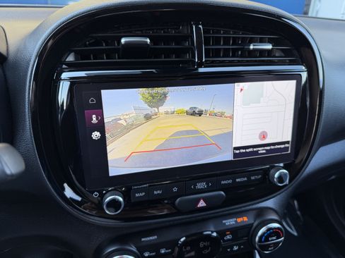 Used 2024 Kia Soul EX FWD image 19