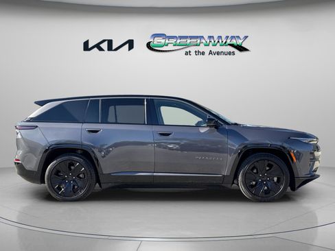 Used 2025 Jeep Wagoneer S Launch Edition image 6