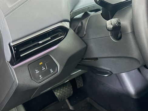 Used 2023 Volkswagen ID.4 S image 16