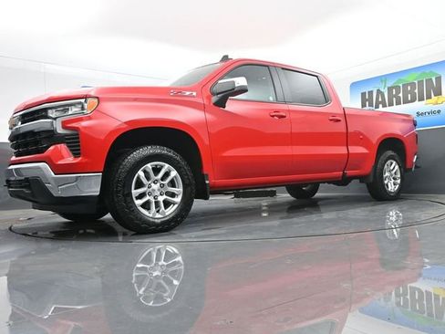 Used 2024 Chevrolet Silverado 1500 LT image 18