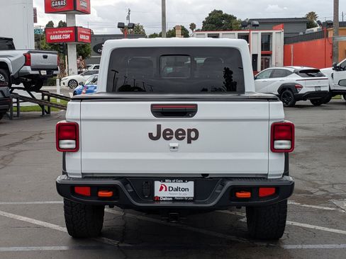 Used 2022 Jeep Gladiator Mojave w/ Trailer Tow Package AWD/4WD image 3