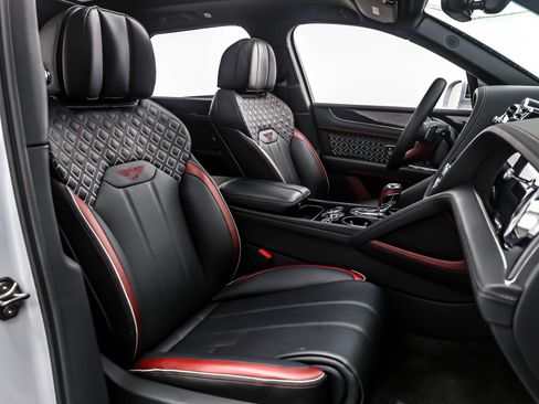 Used 2023 Bentley Bentayga Speed image 7
