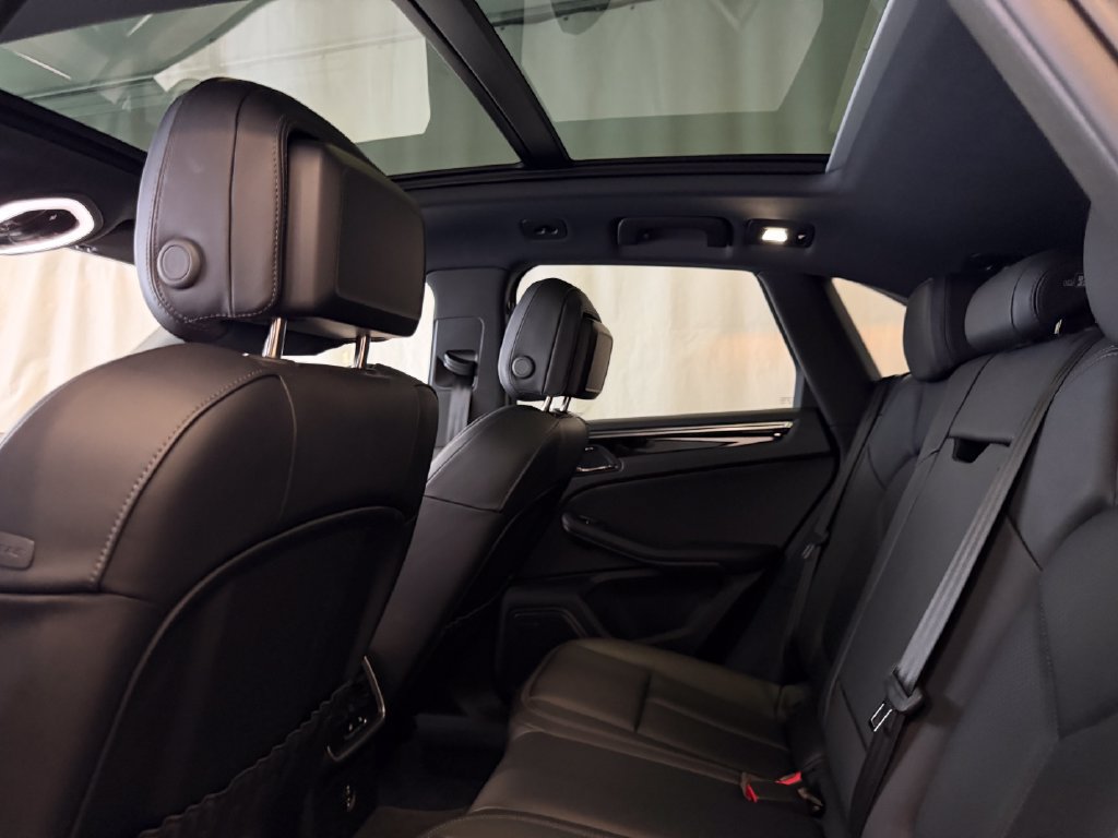 Certified 2026 Porsche Macan AWD/4WD image 25