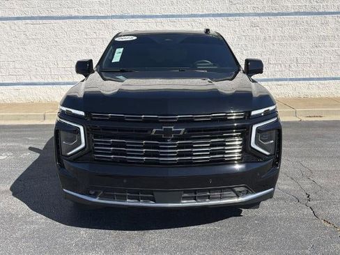 Used 2025 Chevrolet Tahoe High Country AWD/4WD image 2