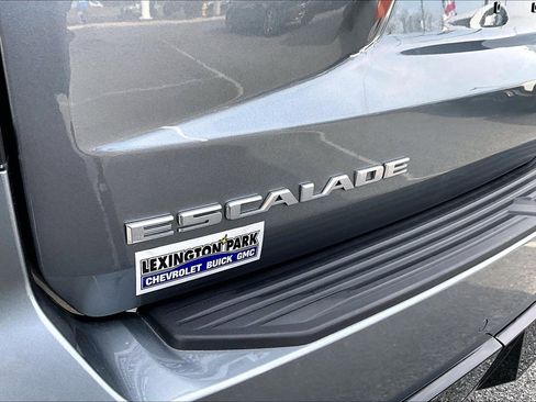 Used 2021 Cadillac Escalade ESV Sport w/ Driver Assist Tech Package image 8