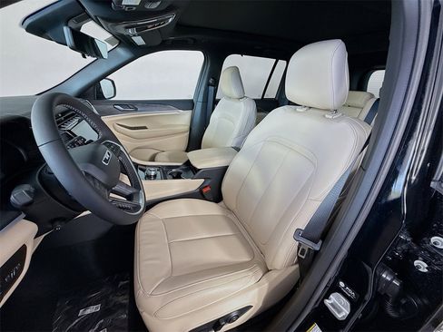 New 2025 Jeep Grand Cherokee Limited w/ Luxury Tech Group II image 21