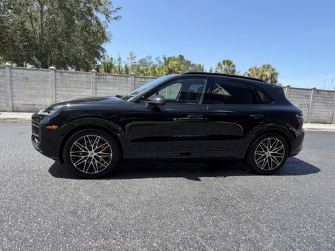 Certified 2026 Porsche Cayenne S AWD/4WD image 2