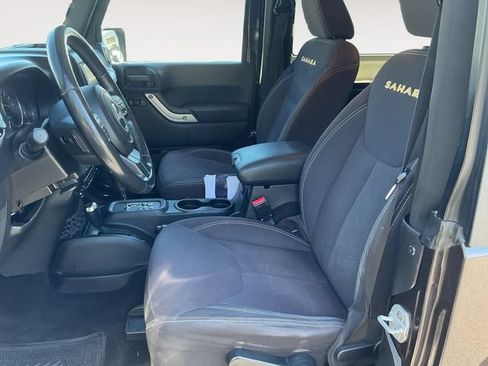 Used 2013 Jeep Wrangler Sahara AWD/4WD image 10