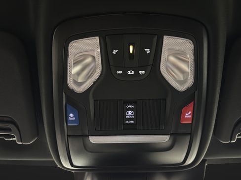 Used 2025 RAM 2500 Tradesman AWD/4WD image 32