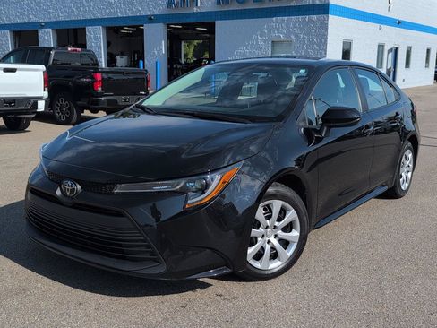 Used 2024 Toyota Corolla LE FWD image 12