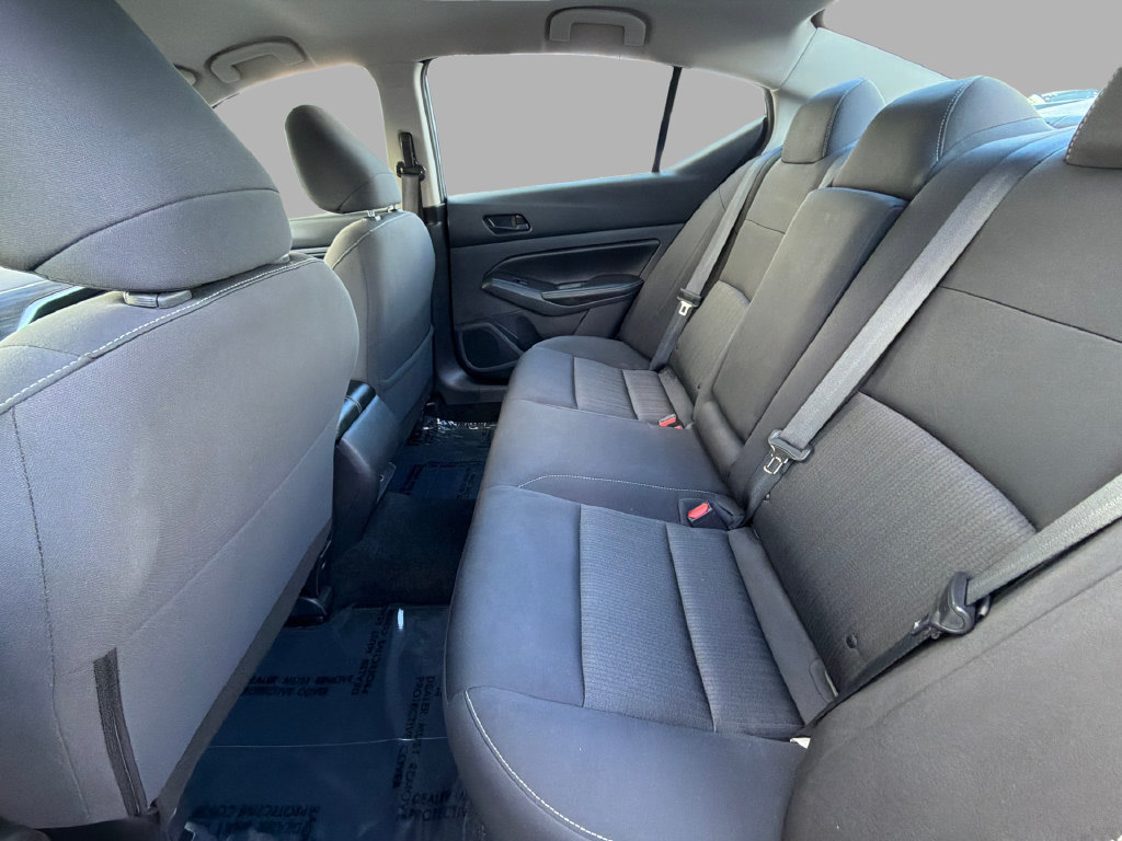 Used 2024 Nissan Altima 2.5 SV FWD image 12