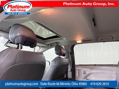 Used 2023 Toyota Sienna XLE AWD/4WD image 29