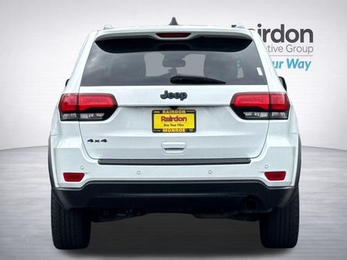 Used 2019 Jeep Grand Cherokee Laredo AWD/4WD image 5