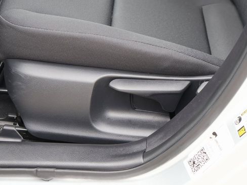 Used 2025 Toyota Corolla LE image 23