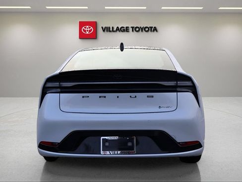 New 2026 Toyota Prius Plug-In Hybrid FWD image 4