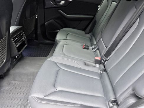 Used 2021 Audi Q8 Premium Plus image 13