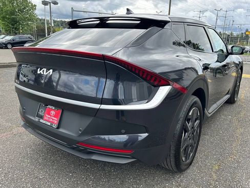 Used 2025 Kia EV6 Light AWD/4WD image 5