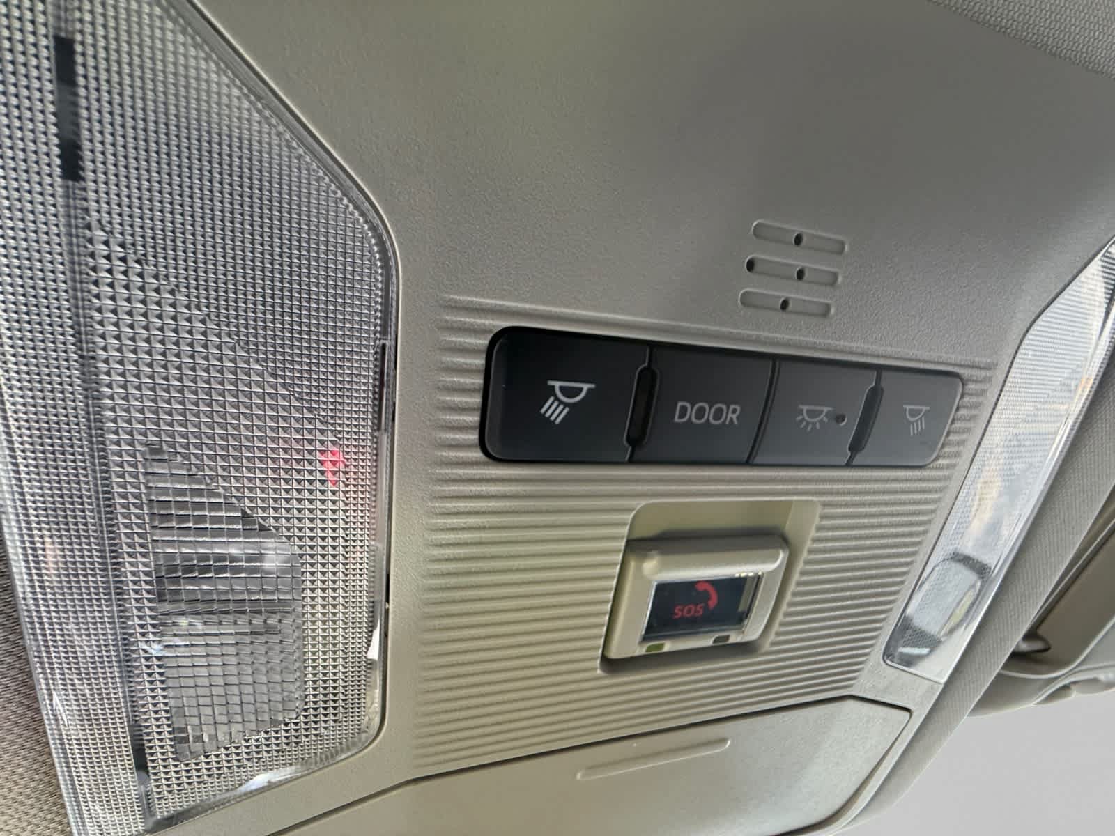 Used 2025 Toyota RAV4 XLE AWD/4WD image 24