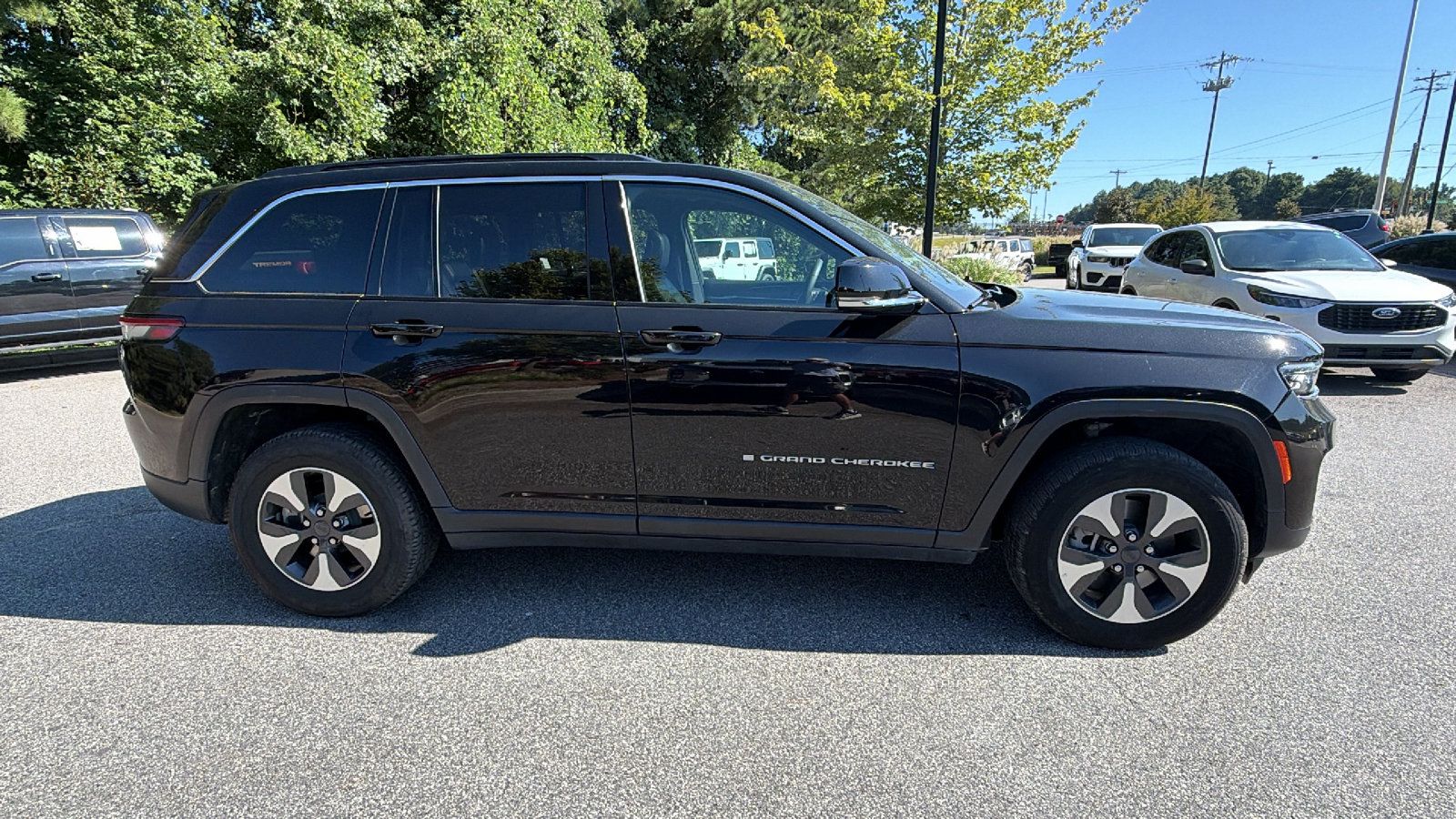 Used 2024 Jeep Grand Cherokee Limited 4xe AWD/4WD image 7