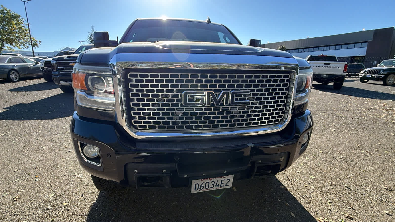 Used 2016 GMC Sierra 2500 Denali w/ Duramax Plus Package AWD/4WD image 2