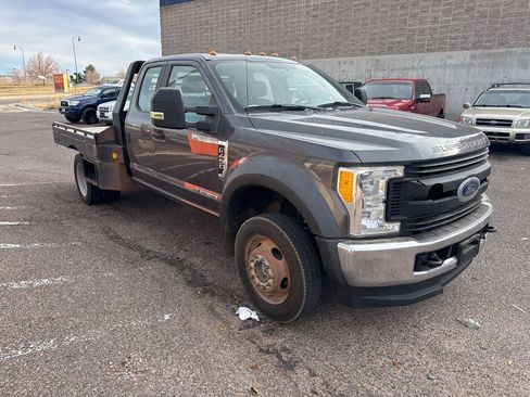 Used 2017 Ford F450 XL image 3