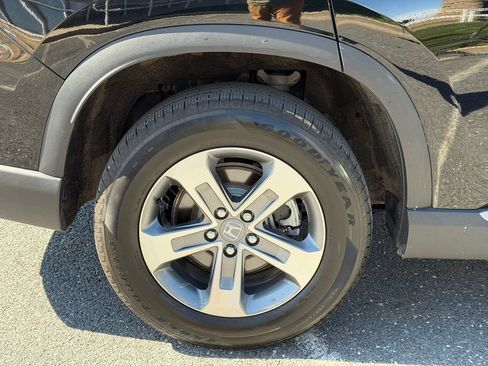 Used 2025 Honda Pilot EX-L image 12