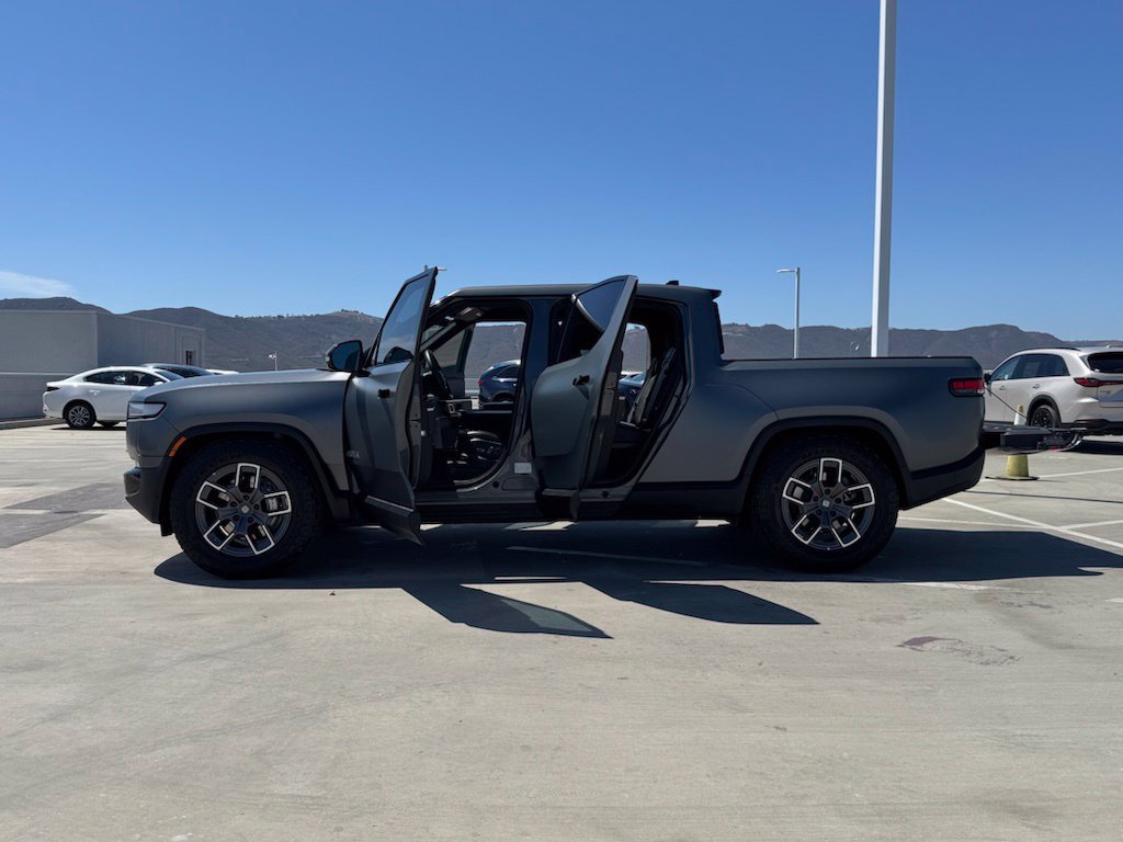 Used 2024 Rivian R1T Adventure Dual AWD/4WD image 27