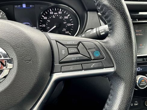 Used 2022 Nissan Rogue Sport SL image 19