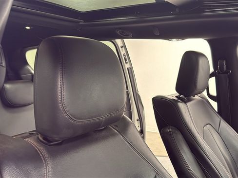 Used 2020 Chrysler Pacifica Touring-L image 20