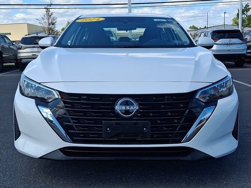 Used 2024 Nissan Sentra SV FWD image 2