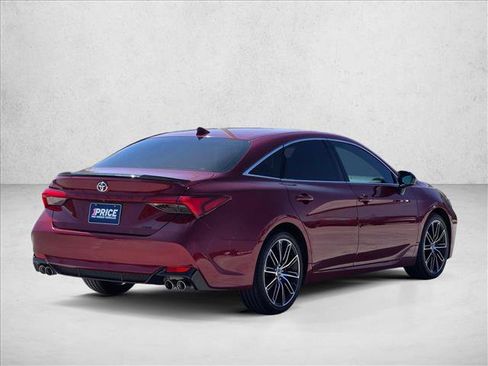 Used 2019 Toyota Avalon XSE FWD image 4