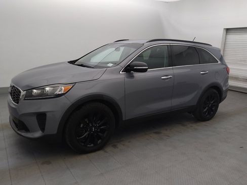 Used 2020 Kia Sorento S FWD image 2