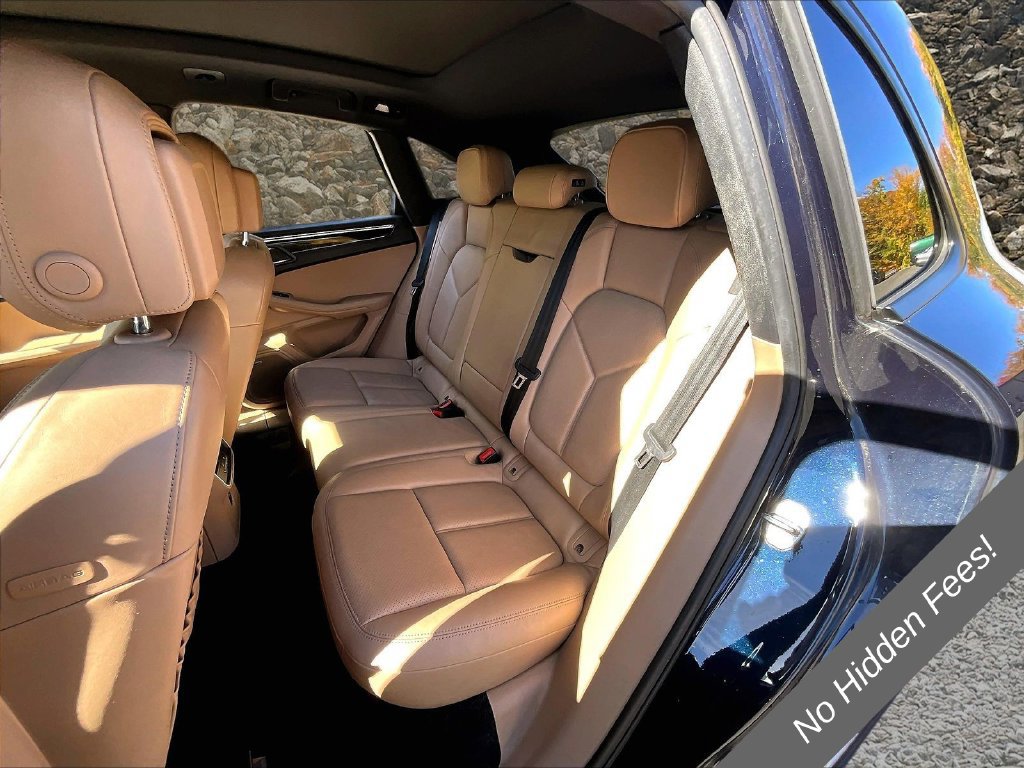Used 2020 Porsche Macan AWD/4WD image 22