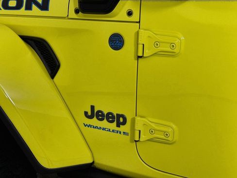 Used 2023 Jeep Wrangler Unlimited Rubicon 4xe w/ Cold Weather Group AWD/4WD image 10