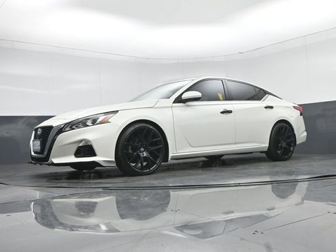 Used 2020 Nissan Altima 2.0 Platinum image 54