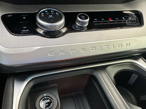 Certified 2025 Ford Expedition Active RWD image 33