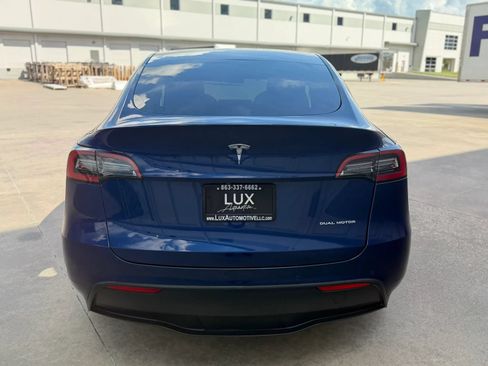 Used 2022 Tesla Model Y Long Range AWD/4WD image 9