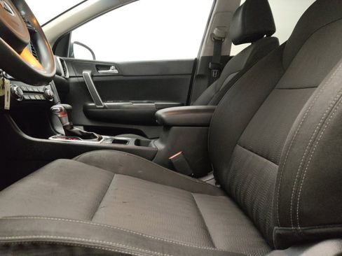 Used 2022 Kia Sportage LX AWD/4WD image 17